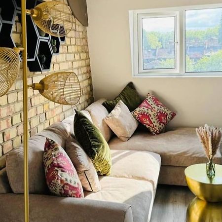 Stylish Two-Story London Retreat Lägenhet Exteriör bild