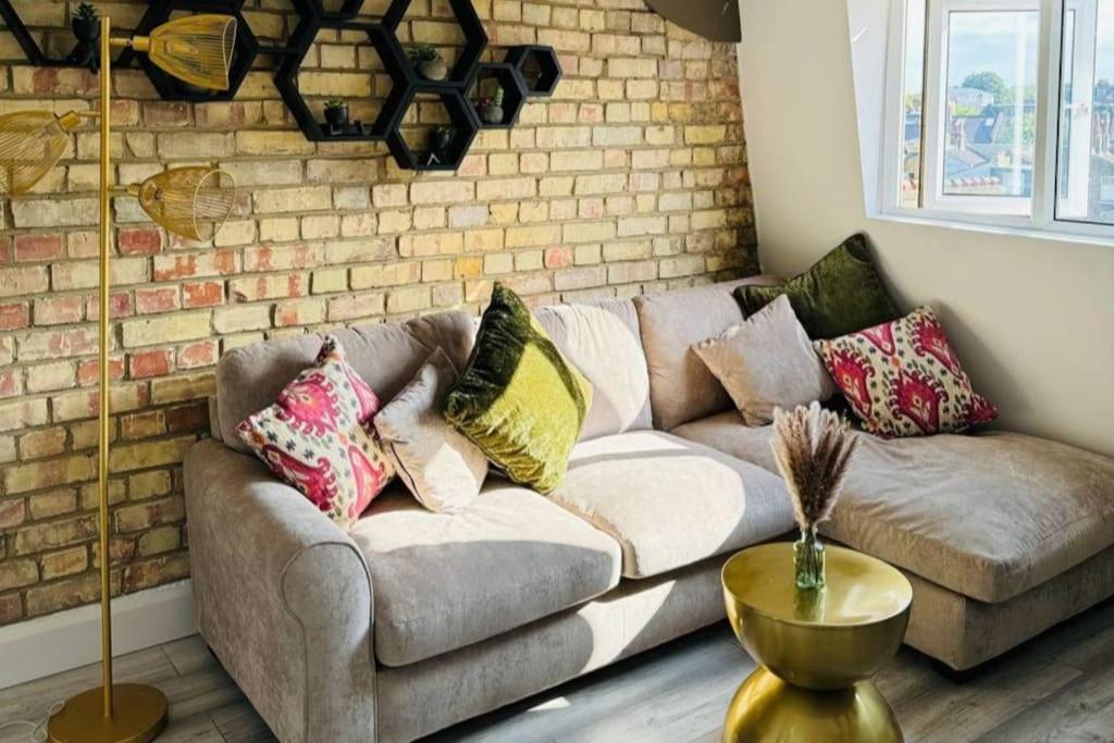 Stylish Two-Story London Retreat Lägenhet Exteriör bild